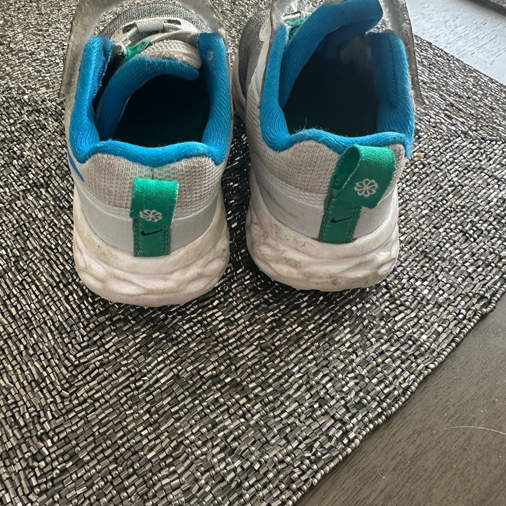 Nike sneakers - Picture 3 of 6